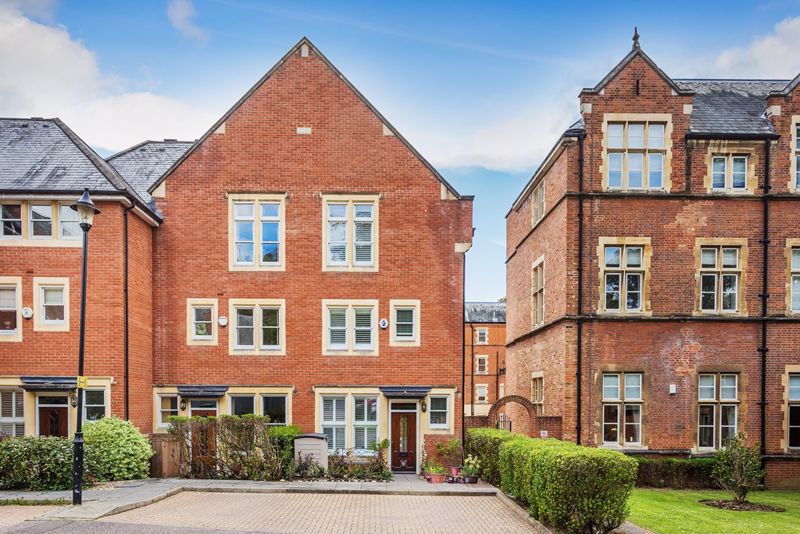 SOUTH LEATHERHEAD, KT22 Patrick Gardner