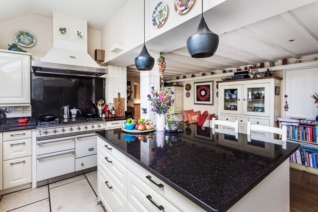  Patrick Gardner Old-Court - kitchen