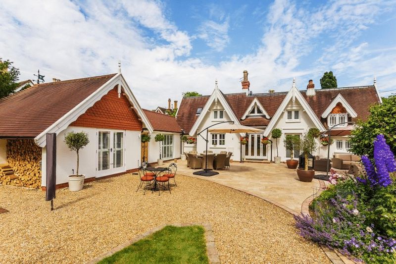 HOLMWOOD, DORKING, RH5 Patrick Gardner