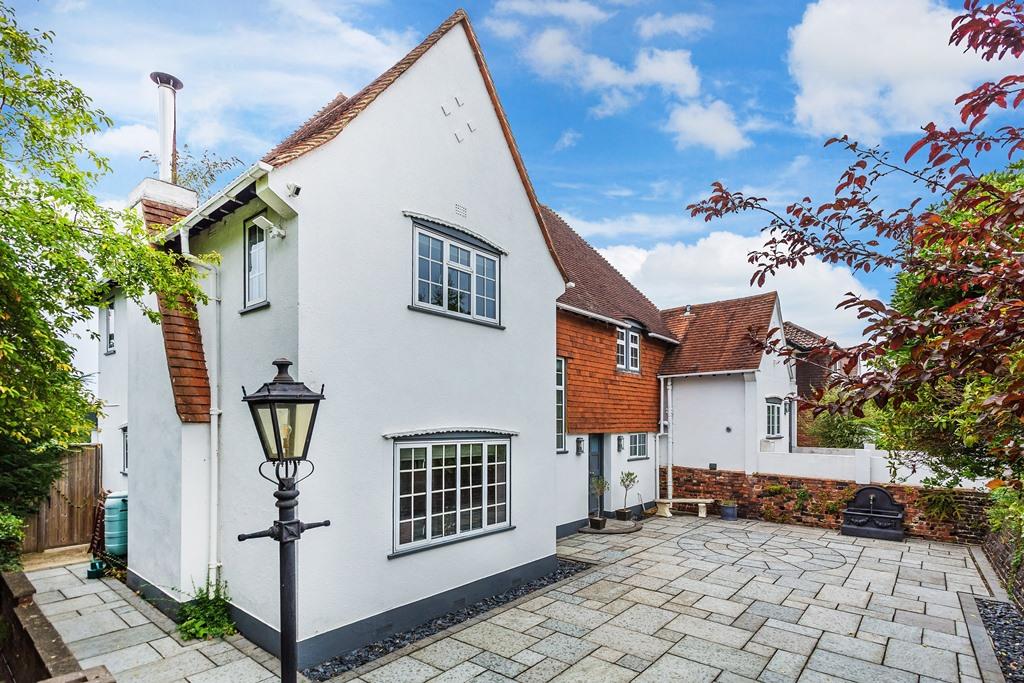 ST MARYS ROAD, SOUTH LEATHERHEAD, KT22