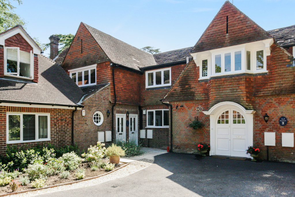 LITTLE BOOKHAM, KT23 Patrick Gardner