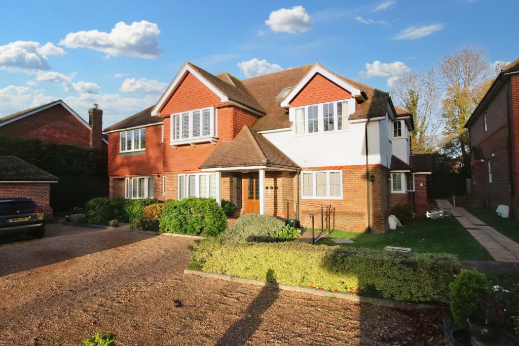 WOODVILL COURT, LEATHERHEAD, KT22