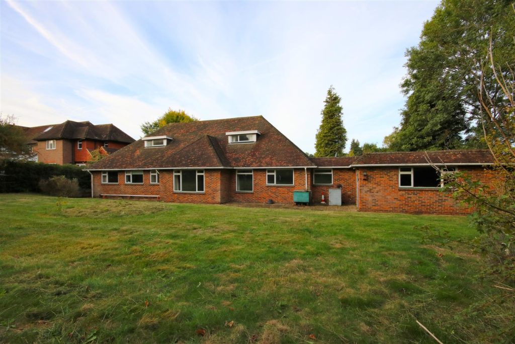 RALLIWOOD ROAD, ASHTEAD, KT21