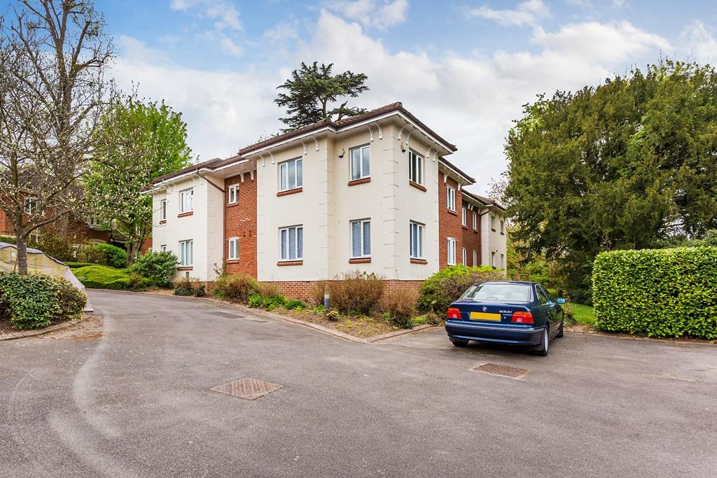 HAWKS HILL COURT, FETCHAM, KT22 Patrick Gardner
