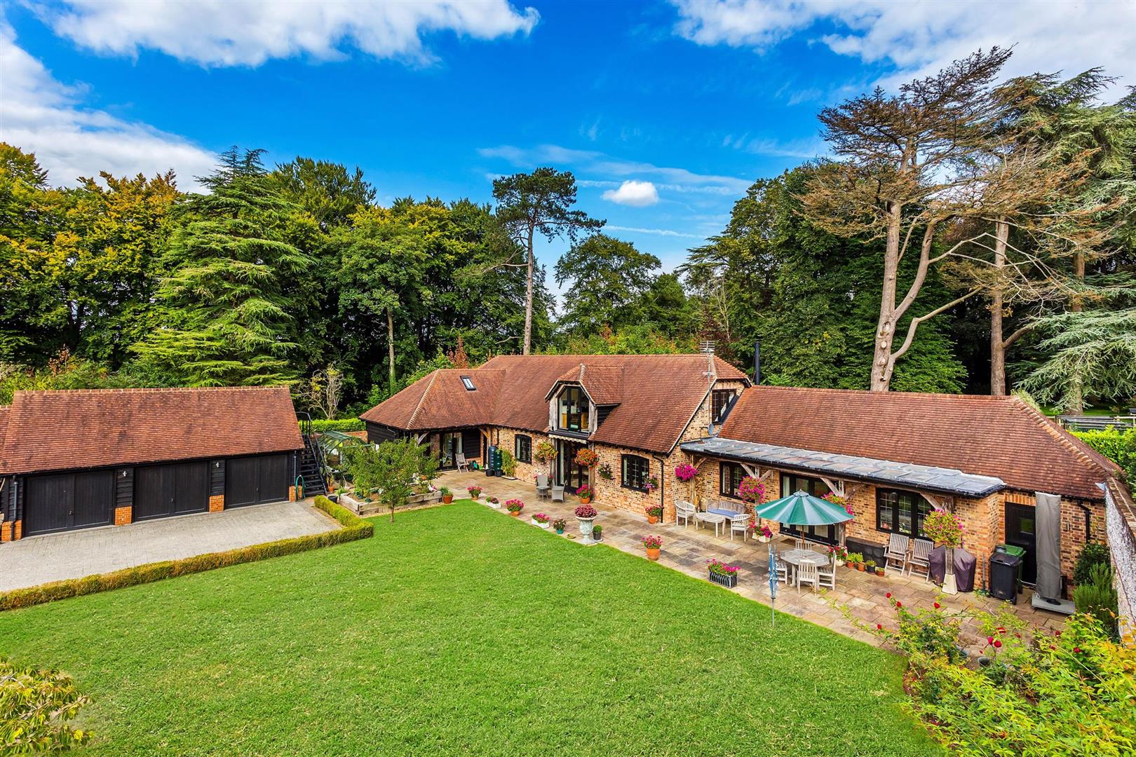 CLAY LANE, HEADLEY, KT22 Patrick Gardner