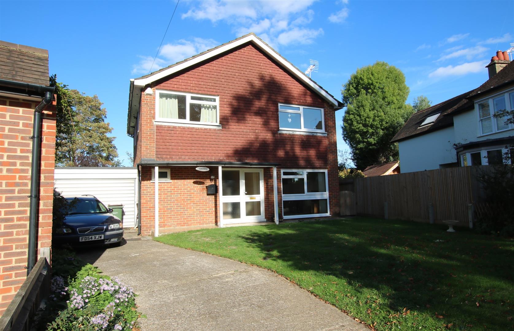 WOODVILL ROAD, LEATHERHEAD KT22 Patrick Gardner
