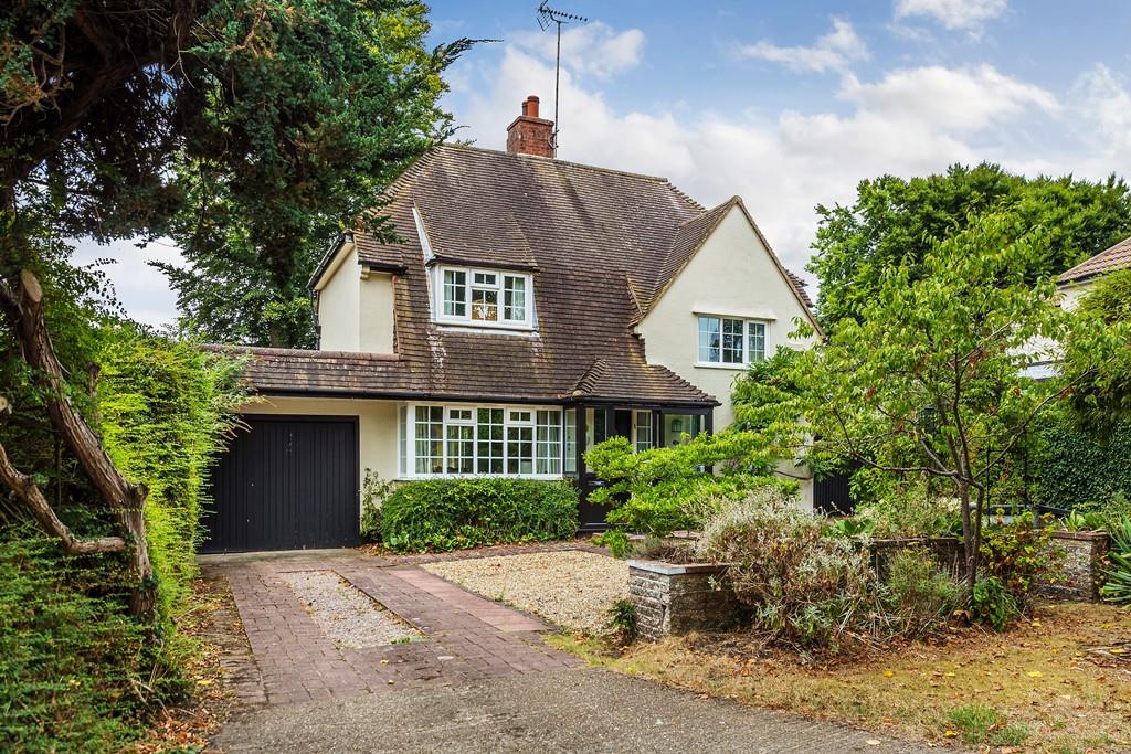 HIGHWOODS, LEATHERHEAD, KT22 Patrick Gardner