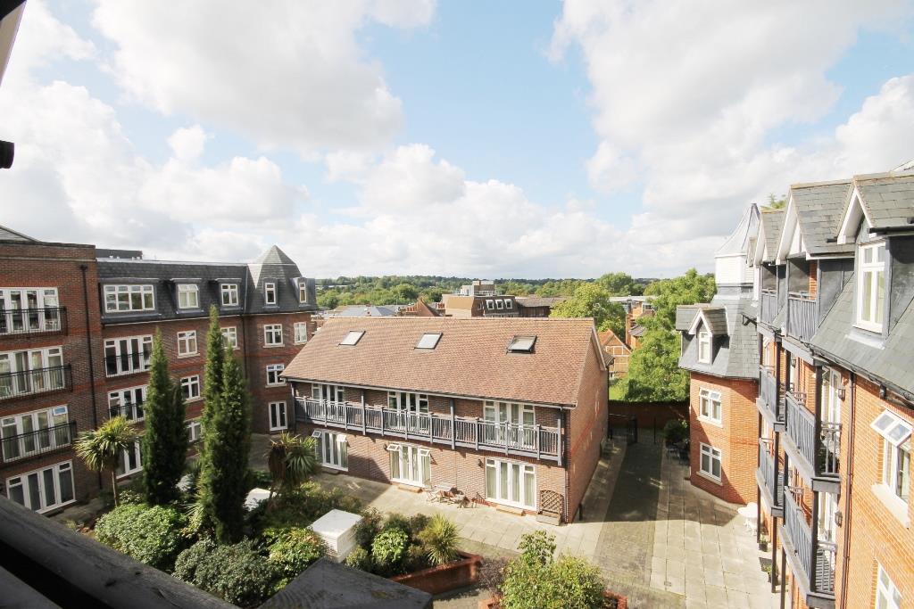 ROYAL SWAN QUARTER, LEATHERHEAD, KT22 Patrick Gardner