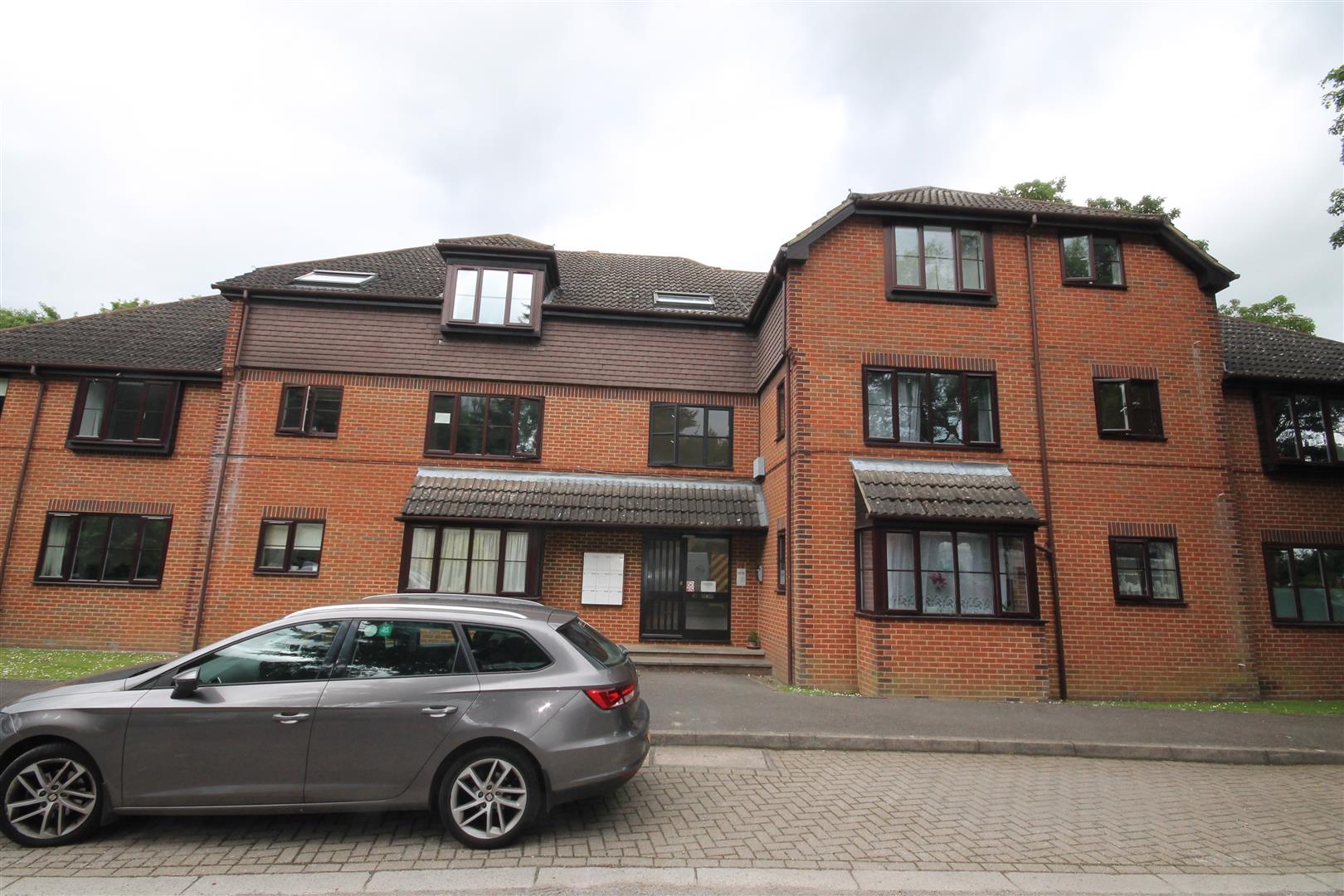 DORKING, RH4 Patrick Gardner