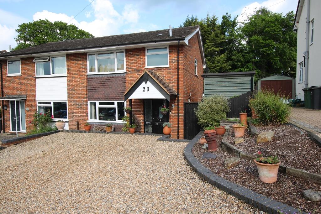 LODGE CLOSE, FETCHAM, KT22