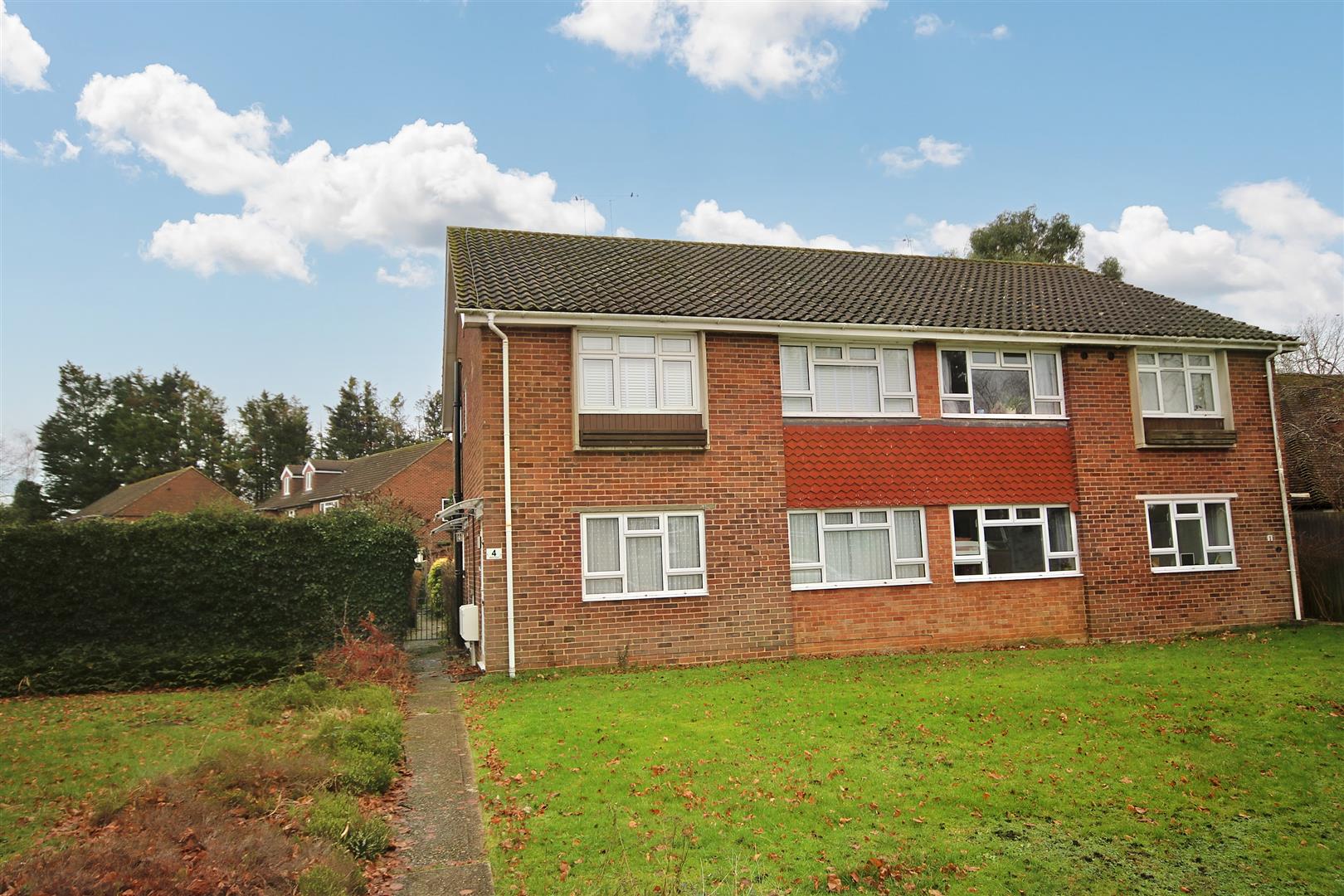 LINKS ROAD, ASHTEAD, KT21 Patrick Gardner