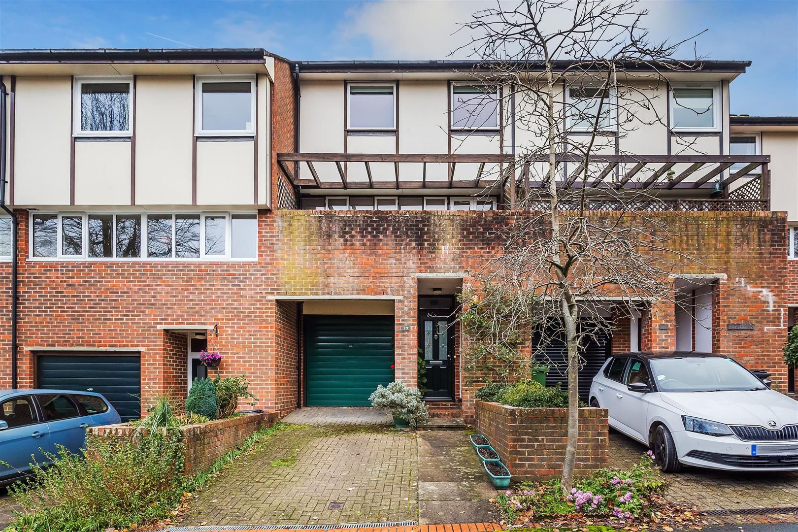 LESLIE ROAD, DORKING, RH4 Patrick Gardner