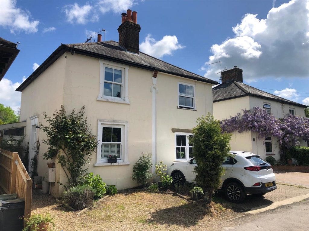 WORPLE ROAD, SOUTH LEATHERHEAD KT22