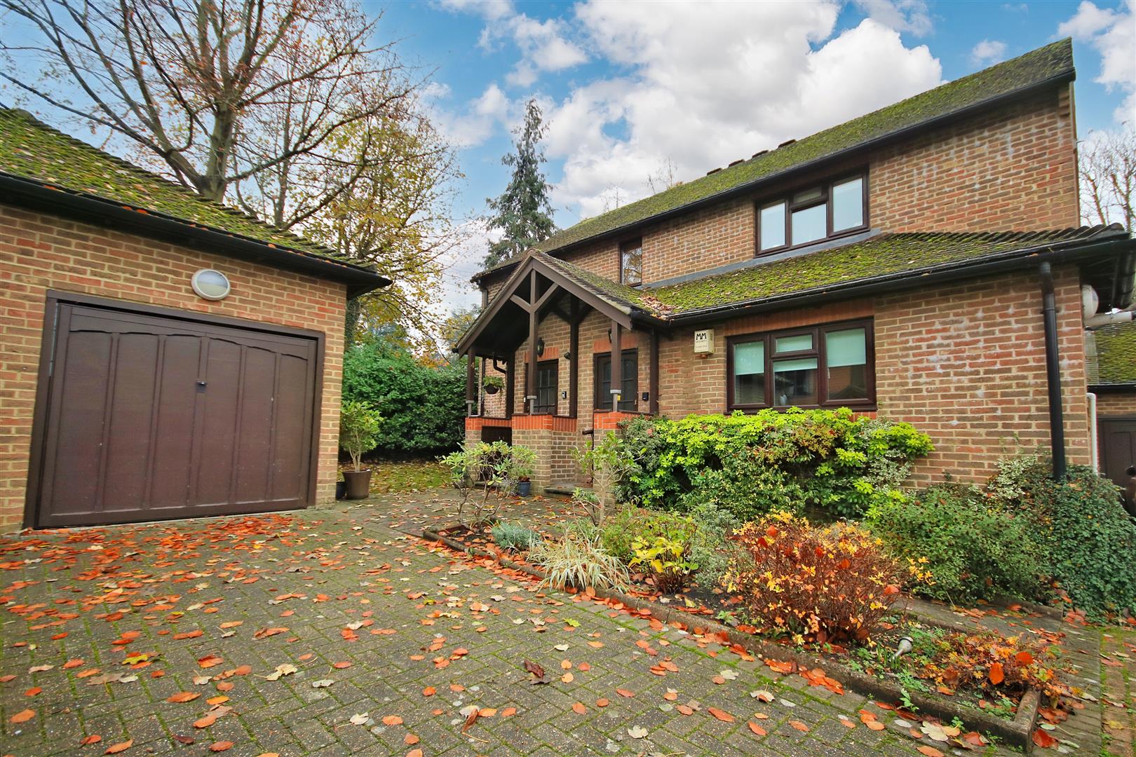 LEATHERHEAD ROAD, ASHTEAD Patrick Gardner