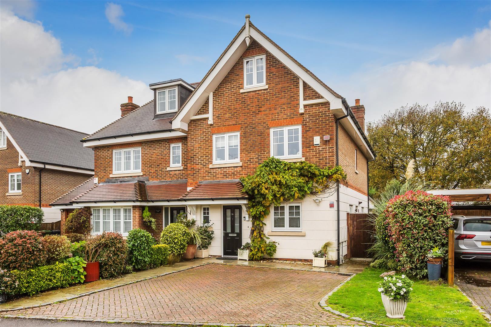 MAGNOLIA DRIVE, BANSTEAD, SM7 Patrick Gardner