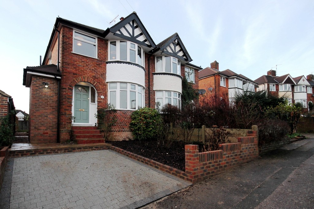 PARKWAY, DORKING, RH4