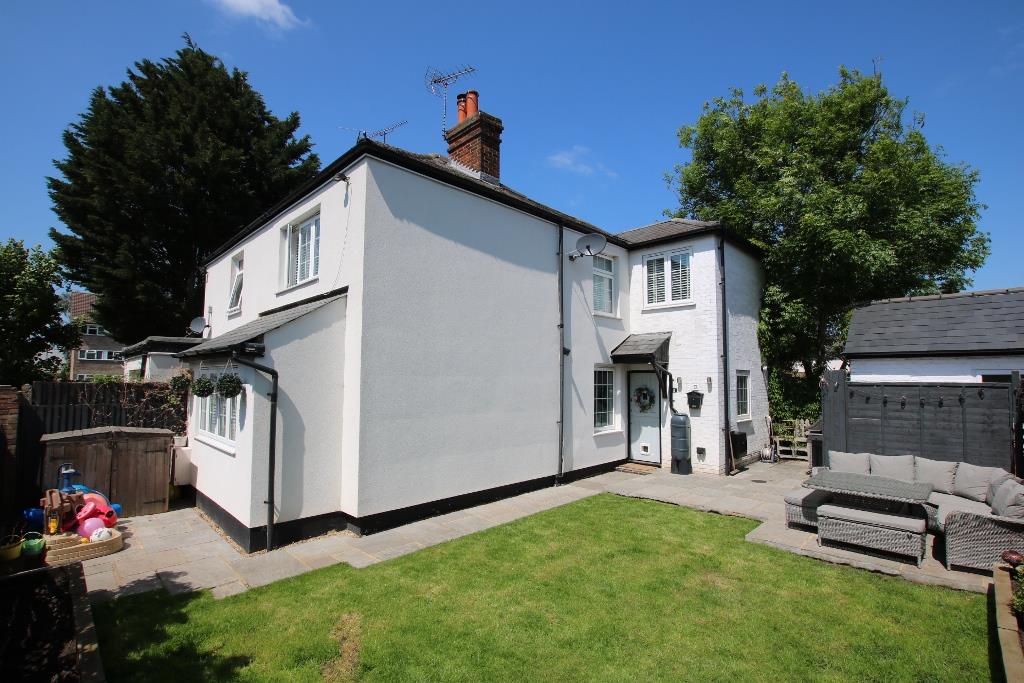 KINGSTON ROAD, LEATHERHEAD, KT22