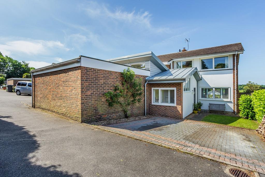 HULTON CLOSE, SOUTH LEATHERHEAD KT22