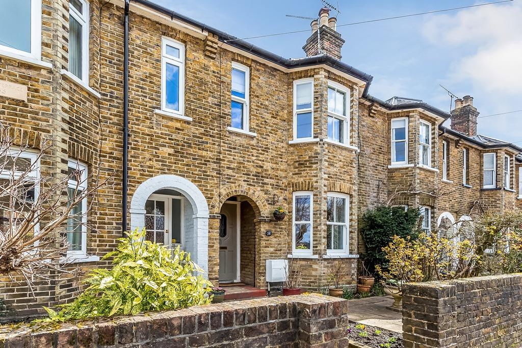 UPPER FAIRFIELD ROAD, LEATHERHEAD, KT22
