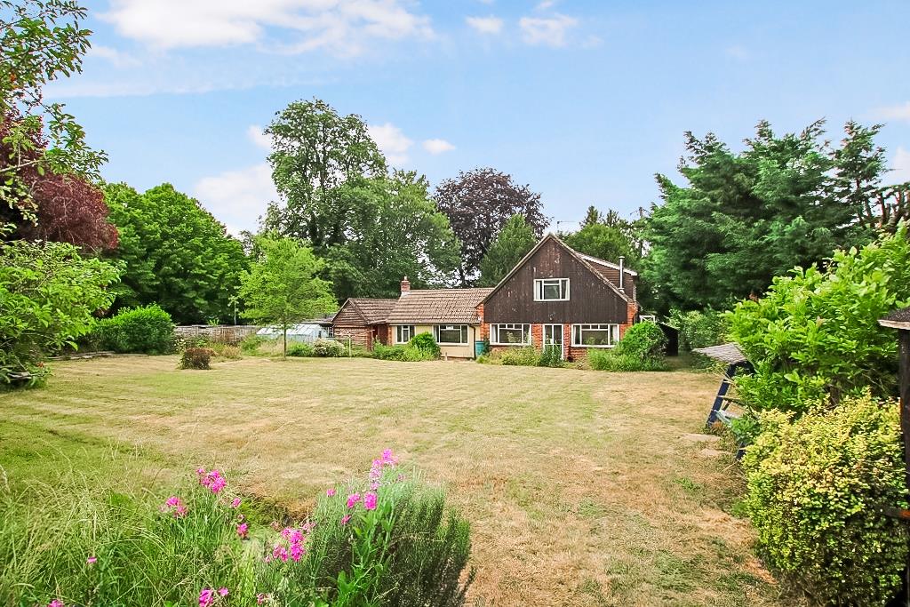 LOWER ROAD, FETCHAM, KT22