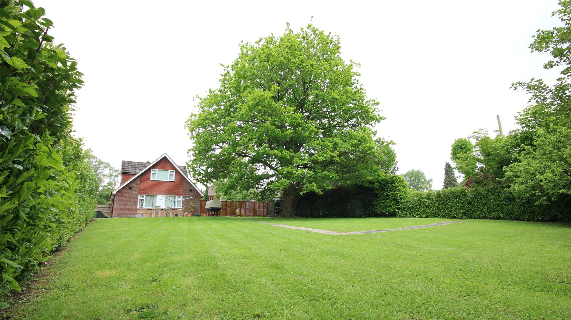 HARRIOTTS LANE, ASHTEAD, KT21 Patrick Gardner