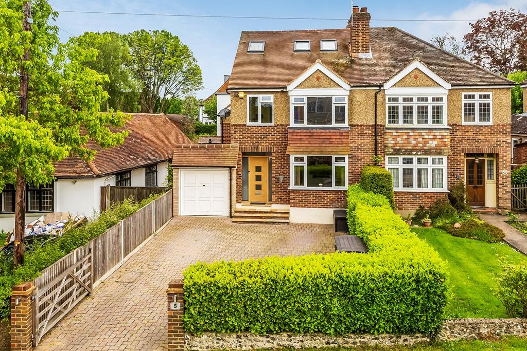 LODGE ROAD, FETCHAM, KT22