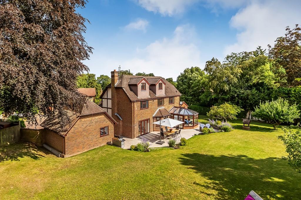 CEDAR DRIVE, FETCHAM, KT22