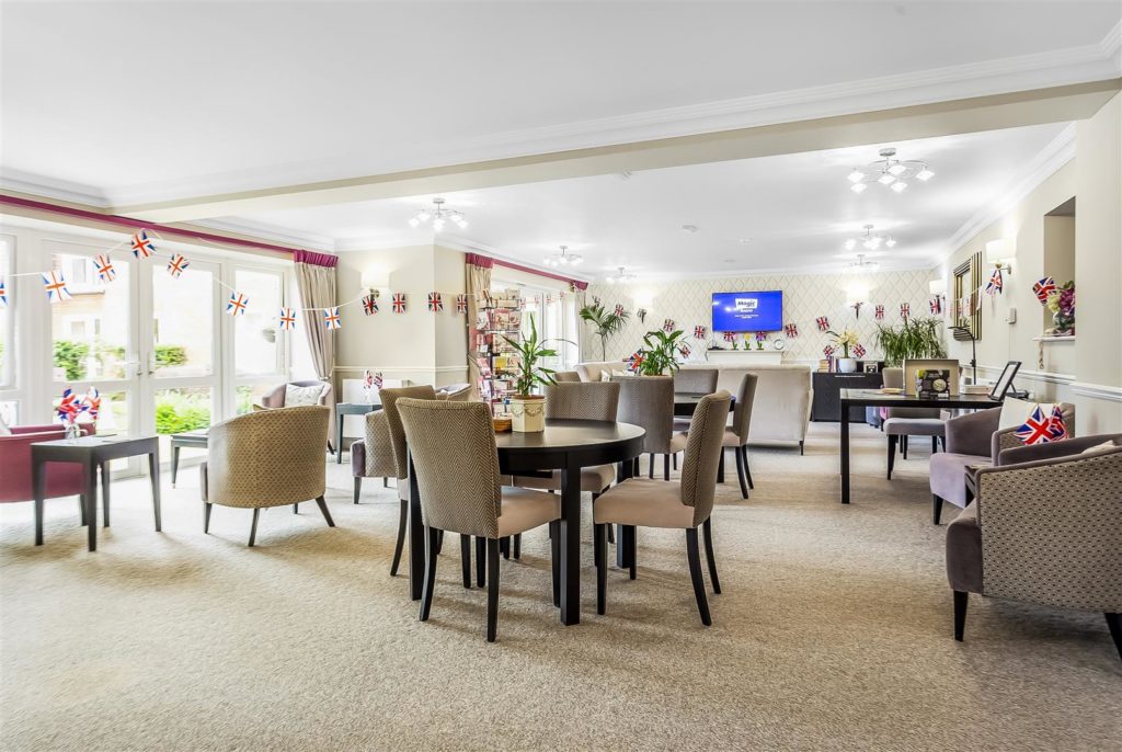 LEATHERHEAD ROAD, ASHTEAD, KT21