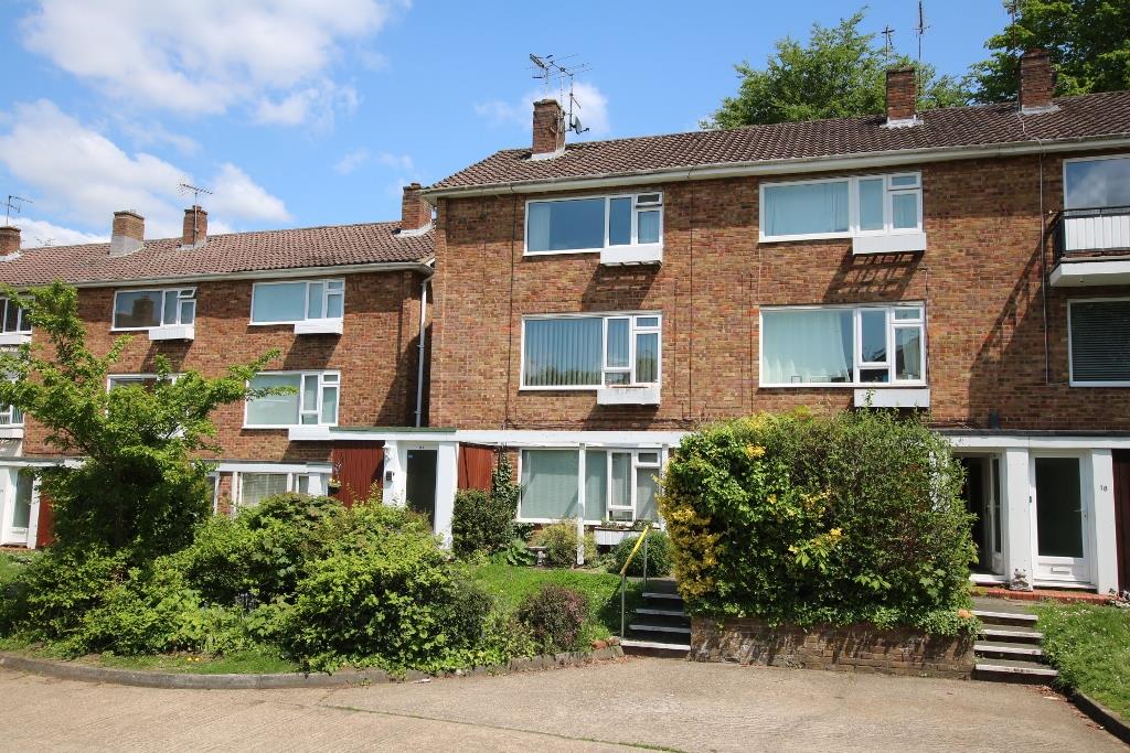 LINDEN COURT, LEATHERHEAD, KT22