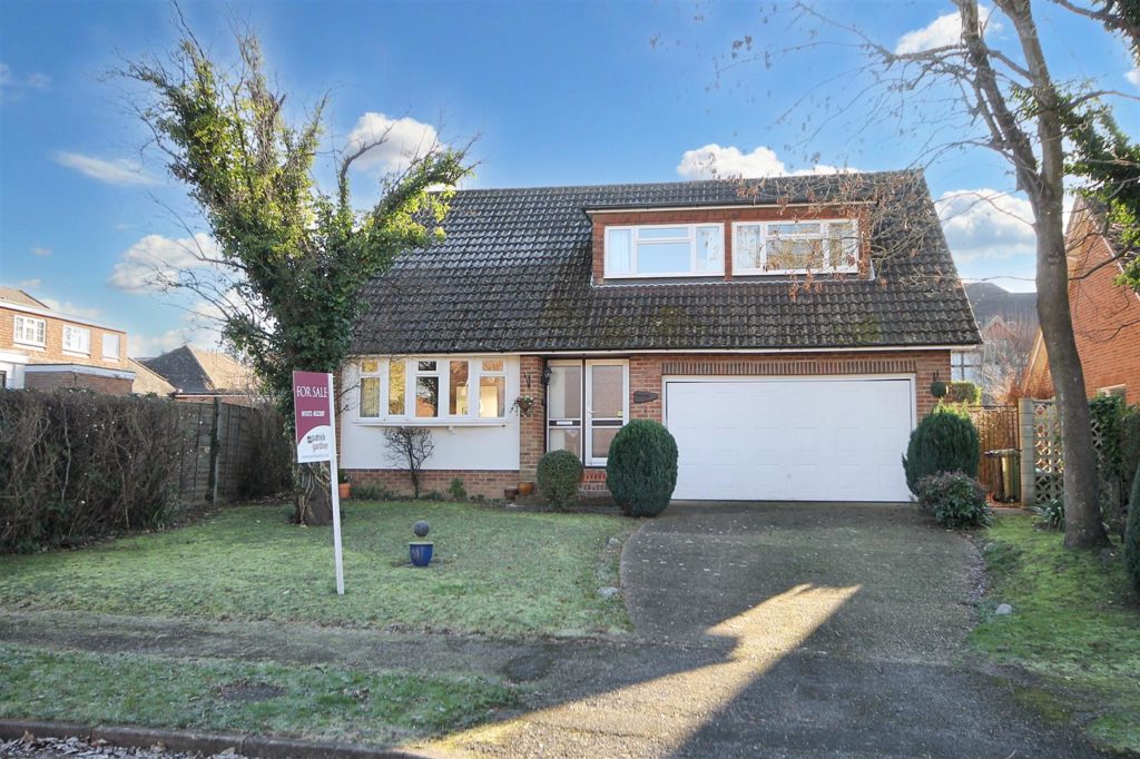 GROVESIDE CLOSE, GREAT BOOKHAM, KT23