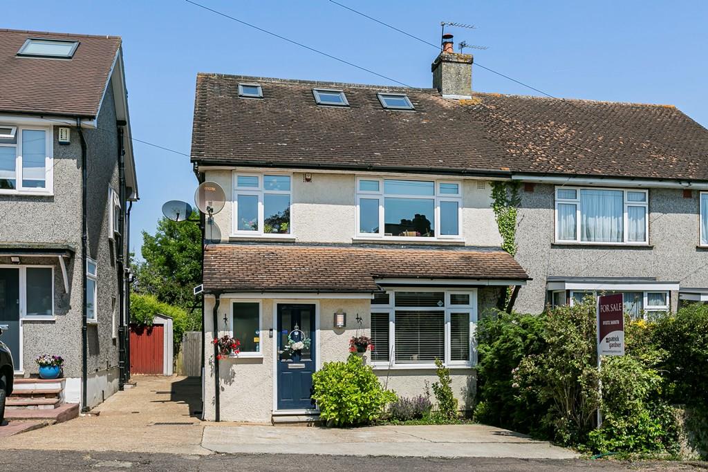 LODGE ROAD, FETCHAM, KT22 Patrick Gardner