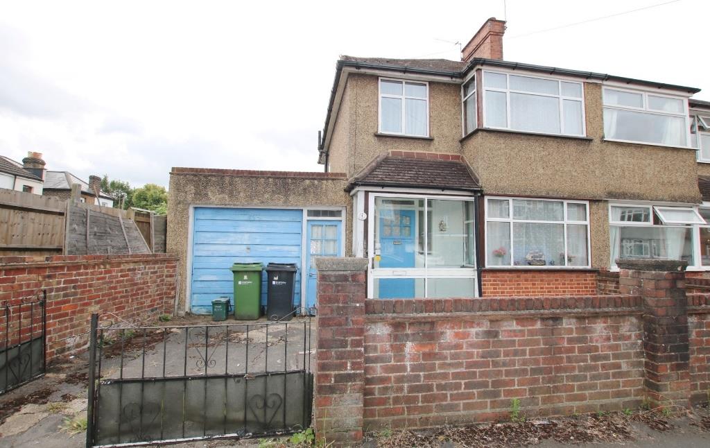 CLEEVE ROAD, LEATHERHEAD, KT22