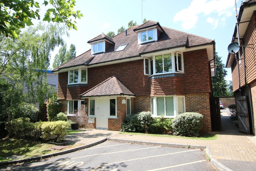 RANDALLS ROAD, LEATHERHEAD, KT22