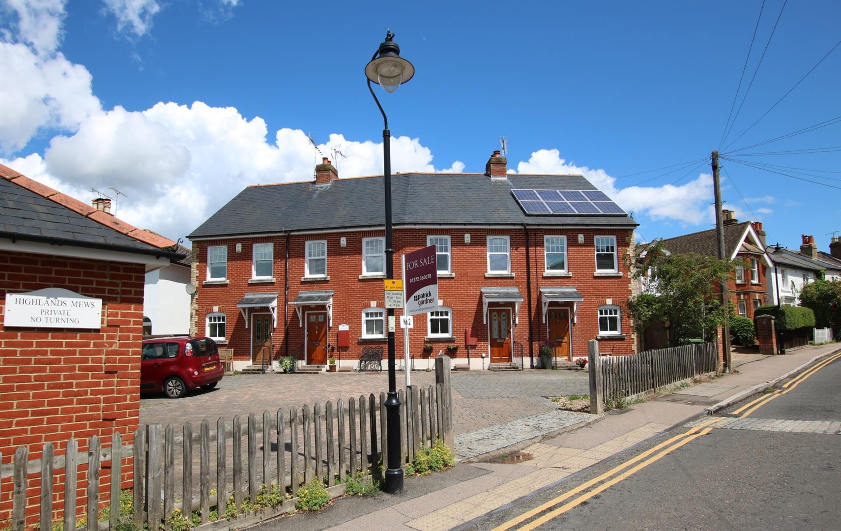 HIGHLANDS MEWS, SOUTH LEATHERHEAD, KT22 Patrick Gardner