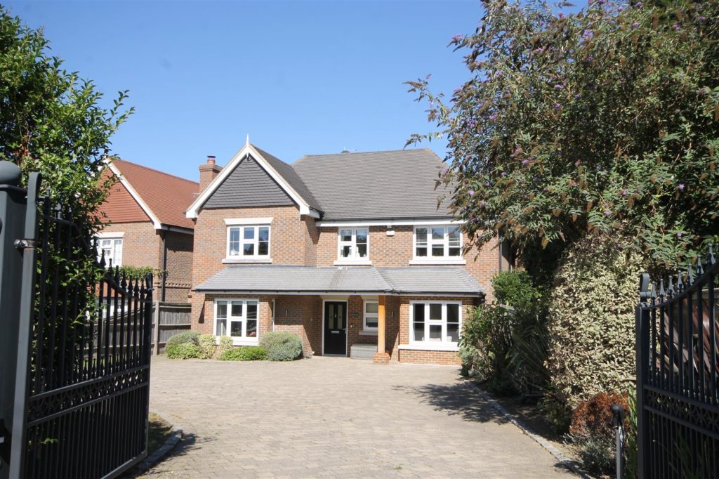 SOLE FARM ROAD, GREAT BOOKHAM, KT23