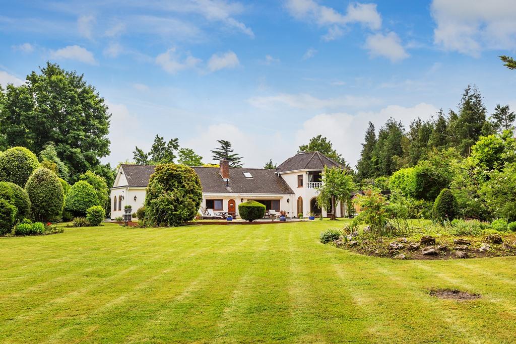 HAWKS HILL, FETCHAM, KT22
