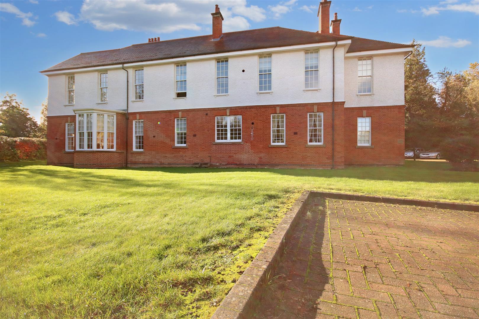 GROVE CLOSE, EPSOM, KT19 Patrick Gardner