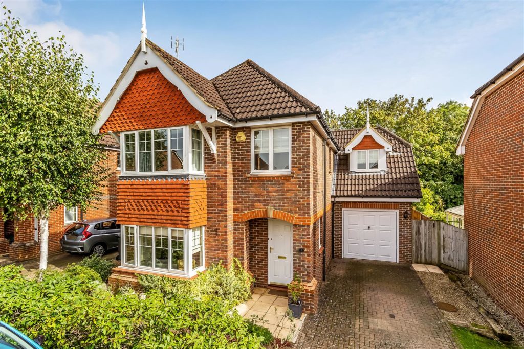 LANGWOOD CLOSE, ASHTEAD KT21