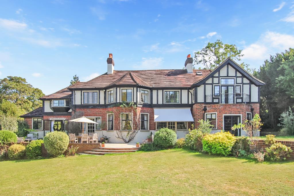 THE MOUNT, FETCHAM, KT22