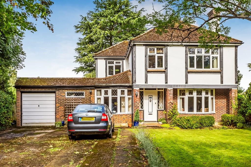 LOWER ROAD, FETCHAM, KT22