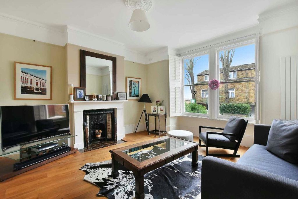 WHITEHALL PARK, LONDON N19