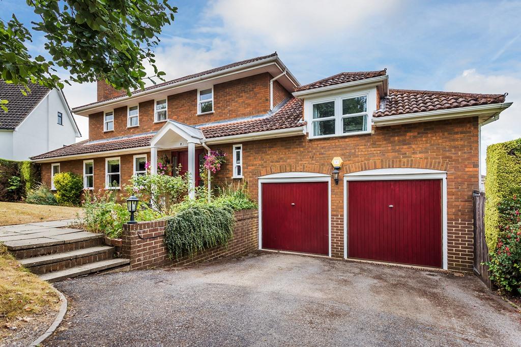 LINKS BROW, FETCHAM KT22
