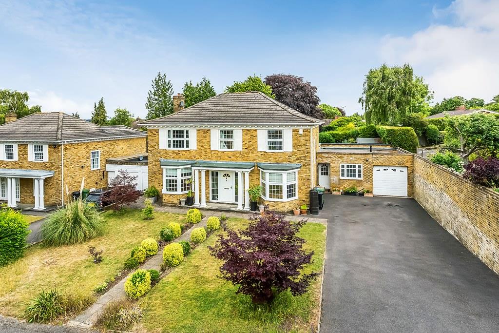 CHURCHILL CLOSE, FETCHAM, KT22