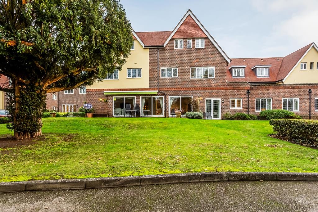 ASHCROFT PLACE, LEATHERHEAD, KT22