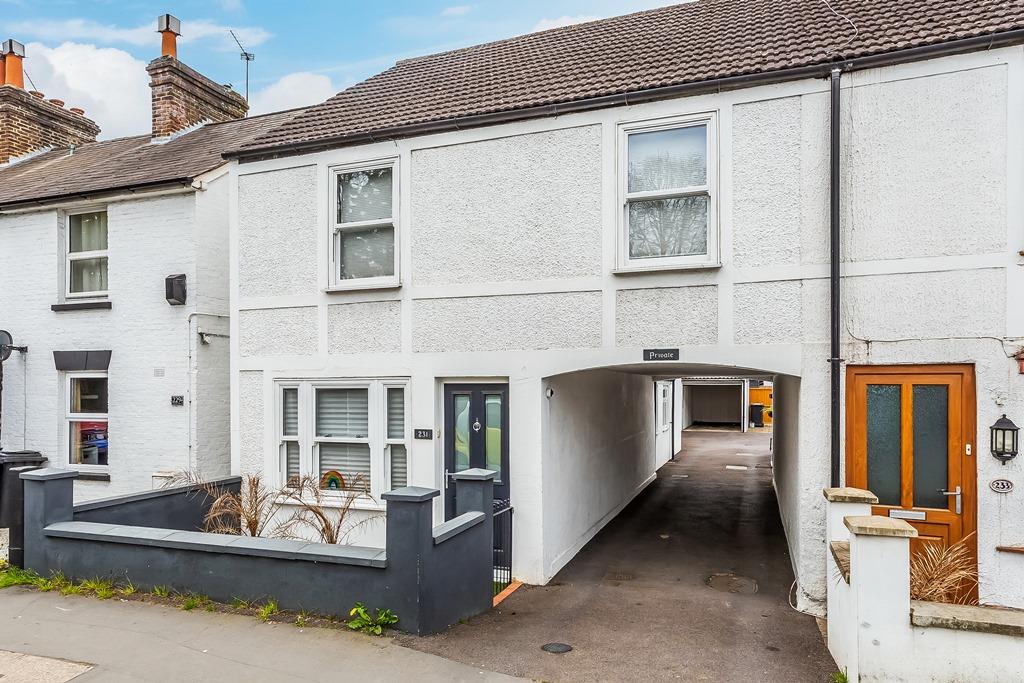 KINGSTON ROAD, LEATHERHEAD, KT22