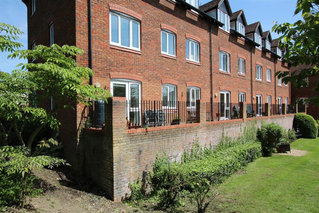 BELMONT ROAD, LEATHERHEAD, KT22