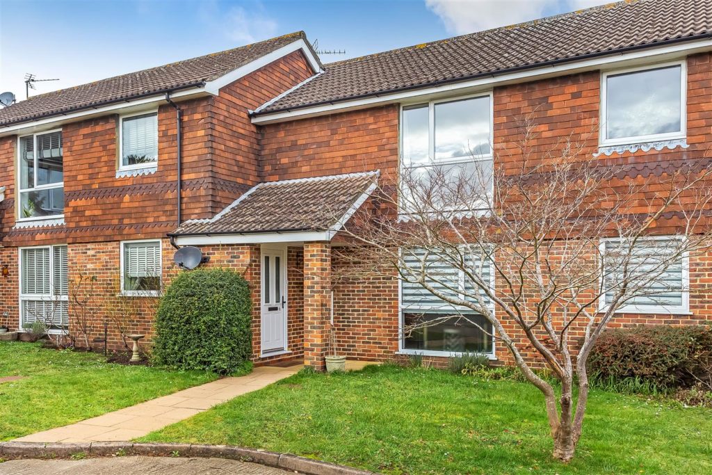 BLACKSMITH CLOSE, ASHTEAD, KT21