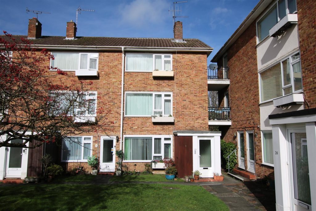 LINDEN COURT, LEATHERHEAD, KT22