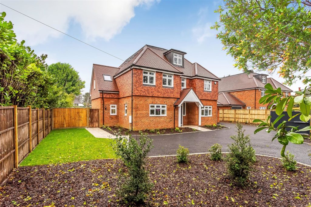 EPSOM LANE SOUTH, TADWORTH, KT20