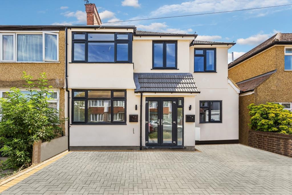 DILSTON ROAD, LEATHERHEAD, KT22